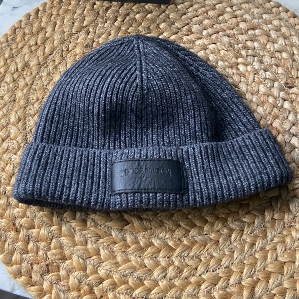 True Religion Patch Logo Ribbed Beanie Cashmere Lambswool Blend Hat - Picture 1 of 6